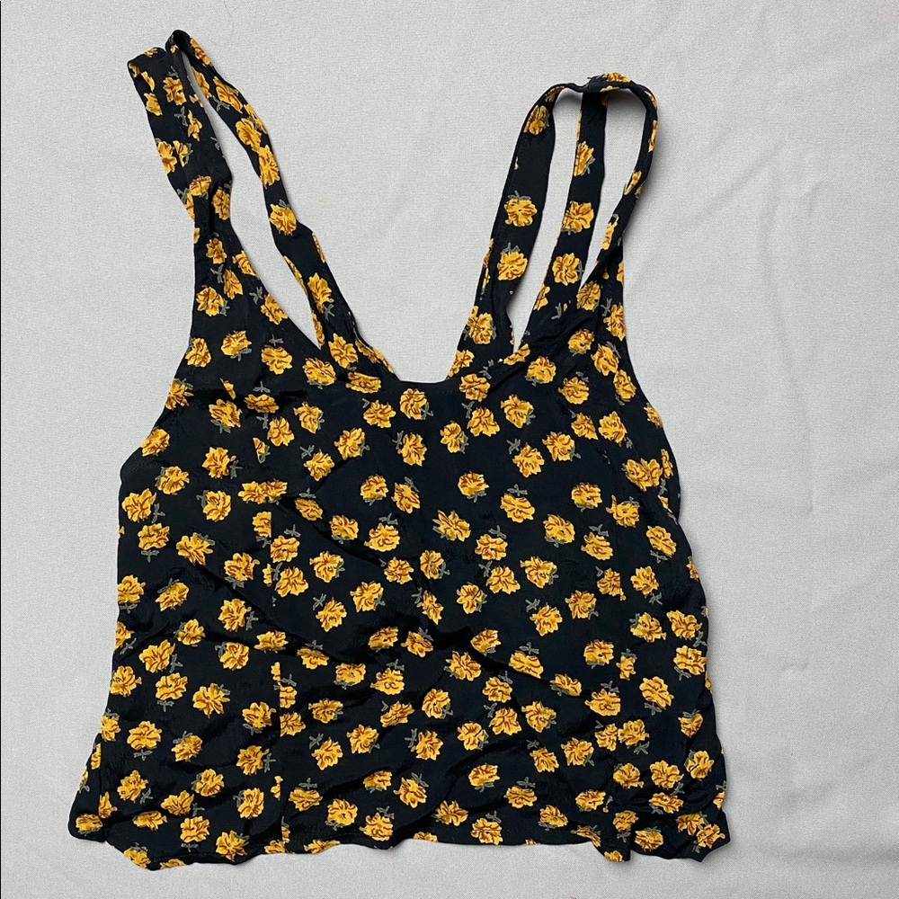 Brandy Melville flower top with open back